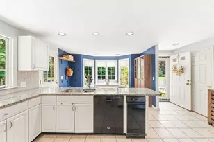 4 Maryalice Way, Mansfield, MA 02048 - Photo 2