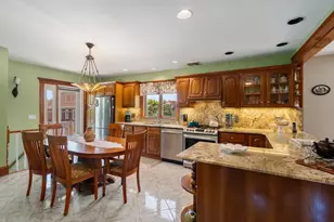 48 Chandler St, Arlington, MA 02474 - Photo 2