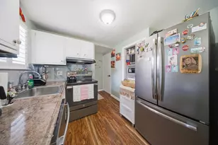 18 Wilson Dr, Framingham, MA 01702 - Photo 4