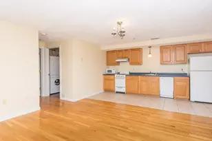 10 Middle St Ct, Waltham, MA 02451 - Photo 4