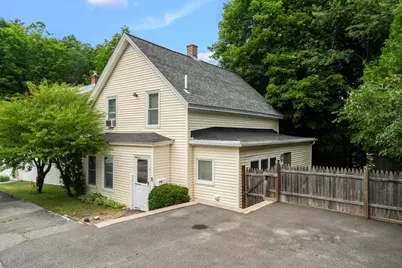 7 Terrace Pl, Fitchburg, MA 01420 - Photo 2