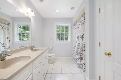 21 Chase Rd, Dartmouth, MA 02747 - Photo 16