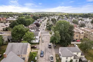 35 Middle St, Newton, MA 02458 - Photo 26