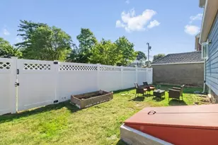 11 Bogandale, Boston, MA 02132 - Photo 22