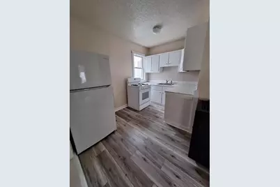 85 Beetle St #2N, New Bedford, MA 02746 - Photo 1