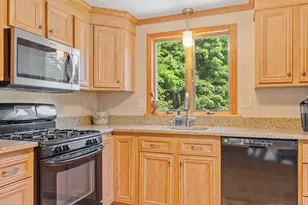 11 Hemlock Ave, Methuen, MA 01844 - Photo 16
