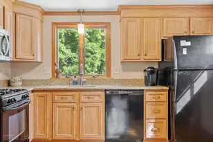 11 Hemlock Ave, Methuen, MA 01844 - Photo 14