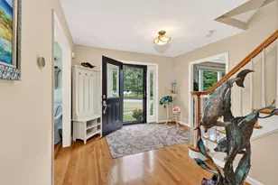 32 Country Club Cir, Pembroke, MA 02359 - Photo 4