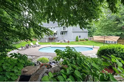 32 Country Club Cir, Pembroke, MA 02359 - Photo 30