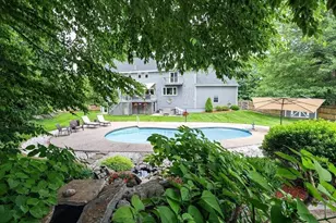 32 Country Club Cir, Pembroke, MA 02359 - Photo 30