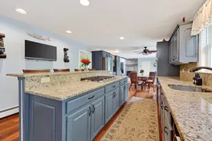 32 Country Club Cir, Pembroke, MA 02359 - Photo 8