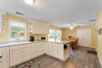 17 Parlee Road, Chelmsford, MA 01824 - Photo 6
