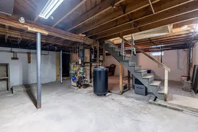 488 Pleasant St, Leicester, MA 01524 - Photo 18