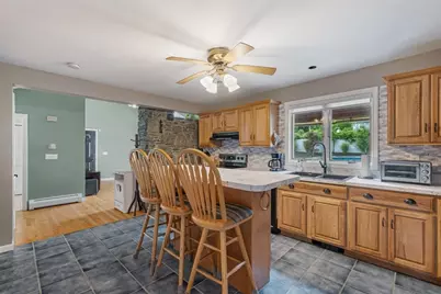 488 Pleasant St, Leicester, MA 01524 - Photo 10
