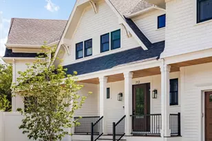 712 Watertown St, Newton, MA 02460 - Photo 2