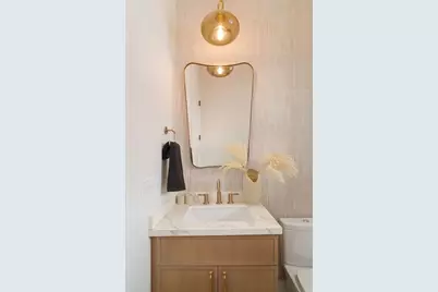 712 Watertown St #712, Newton, MA 02460 - Photo 12