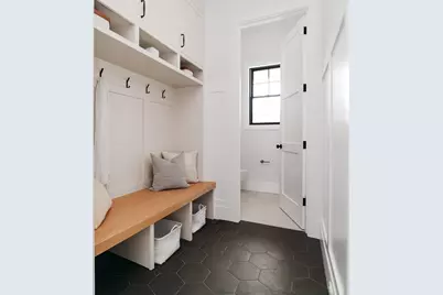 712 Watertown St #712, Newton, MA 02460 - Photo 10