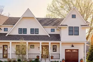 712 Watertown St, Newton, MA 02460 - Photo 2