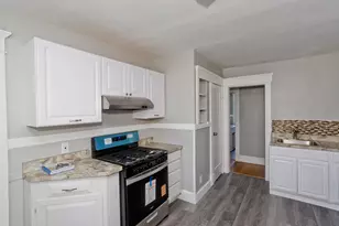 424 Carew, Springfield, MA 01104 - Photo 8
