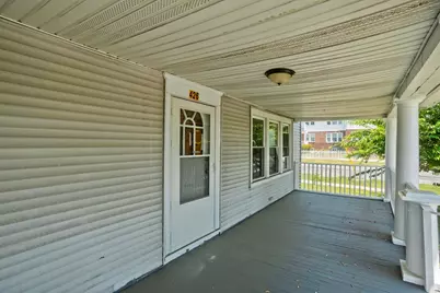 424 Carew, Springfield, MA 01104 - Photo 2