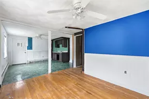 105 Oakwood Ave, Revere, MA 02151 - Photo 10