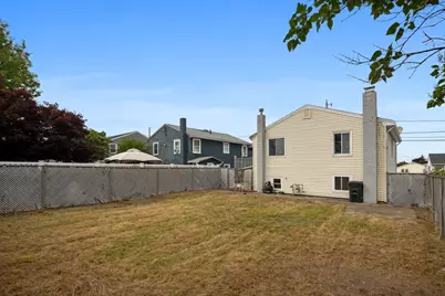 105 Oakwood Ave, Revere, MA 02151 - Photo 28