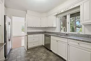 31 Ober St, Beverly, MA 01915 - Photo 6