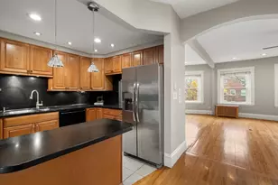 1011 Beacon St, Brookline, MA 02446 - Photo 14