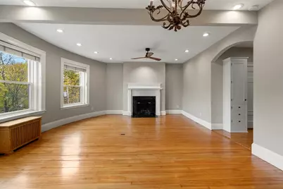1011 Beacon St #4, Brookline, MA 02446 - Photo 2