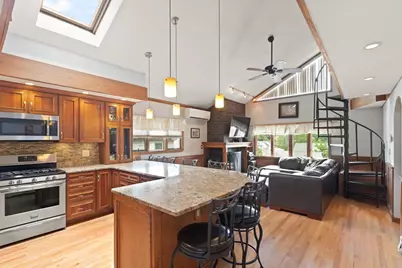 75 Andrews St, Medford, MA 02155 - Photo 10