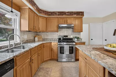 23 Hazel St, Methuen, MA 01844 - Photo 12