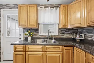 63 Fordham St, Springfield, MA 01104 - Photo 12
