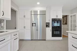 92 Plain St, Medfield, MA 02052 - Photo 6