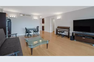 566 Commonwealth #906, Boston, MA 02215 - Photo 2