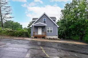 22 Plymouth St, Fitchburg, MA 01420 - Photo 4