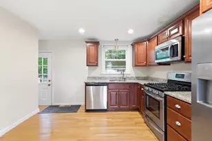 4 Edward Cody Ln, Weymouth, MA 02190 - Photo 10
