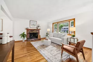 32 Westwood St, Burlington, MA 01803 - Photo 4
