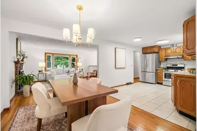 32 Westwood St, Burlington, MA 01803 - Photo 6