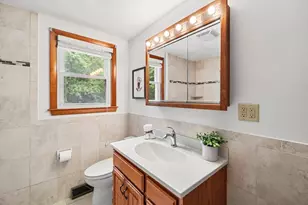 32 Westwood St, Burlington, MA 01803 - Photo 22