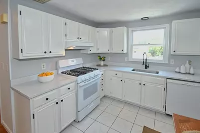 61 Rollins St, Lawrence, MA 01841 - Photo 2