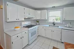 61 Rollins St, Lawrence, MA 01841 - Photo 2