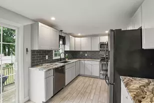 49 Charles St, North Attleboro, MA 02760 - Photo 4