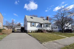 45 Redwood Dr, Norwood, MA 02062 - Photo 2