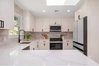 29 Rockway Rd, Peabody, MA 01960 - Photo 2