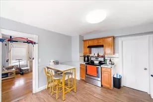 27 Houston Pl, Lynn, MA 01905 - Photo 14