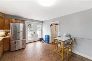 27 Houston Pl, Lynn, MA 01905 - Photo 12