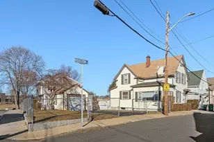 27 Houston Pl, Lynn, MA 01905 - Photo 2