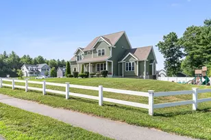 52 Waterford Cir, Dighton, MA 02715 - Photo 2
