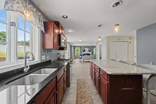 14 Marina Dr, Haverhill, MA 01830 - Photo 12