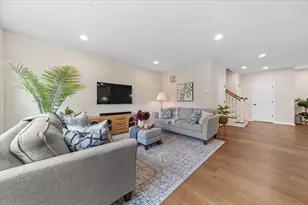 11 Winslow Ln, Grafton, MA 01536 - Photo 4
